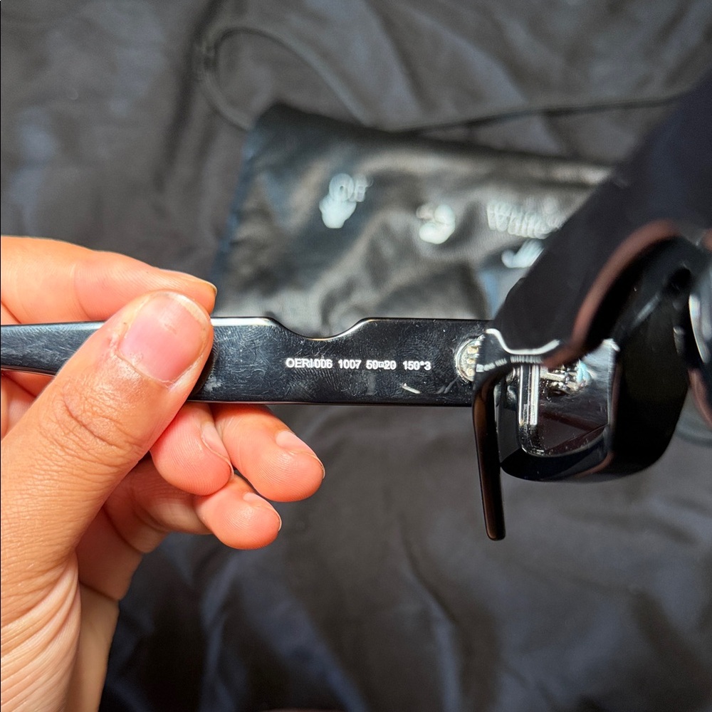 Off-White Black Rectangular Sunglasses With Pouch - image 7